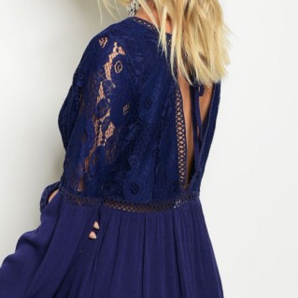 Crochet Lace Long Sleeve Dress - Picture 4 of 6